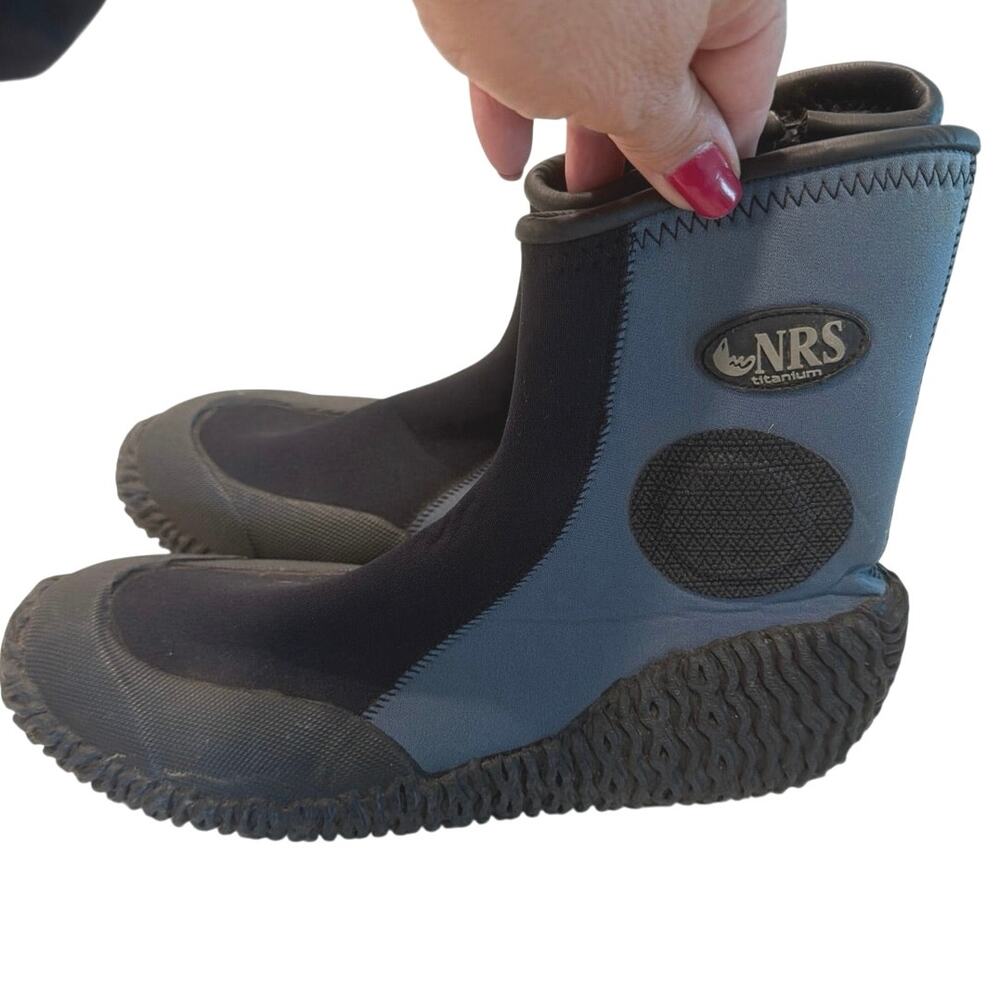 NRS men’s size 12 wet shoe boots shoes